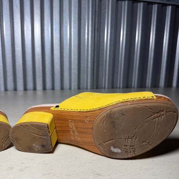 Dansko Leather Maci Mules in Daffodil Yellow, size 40, US 9 - 9.5, excellent - Picture 10 of 10